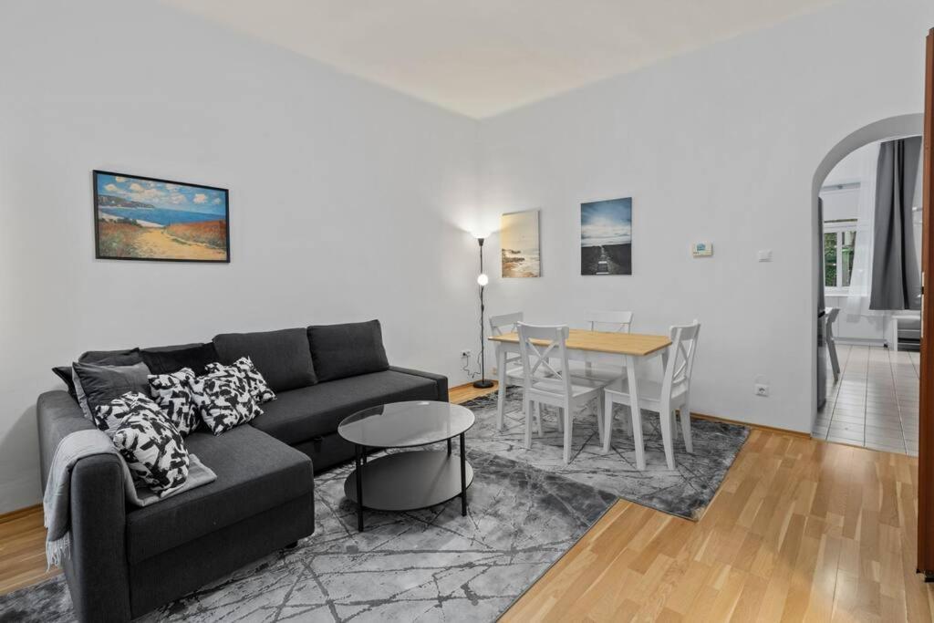 Modern Apartment Close To Center - 2Br Вена Экстерьер фото