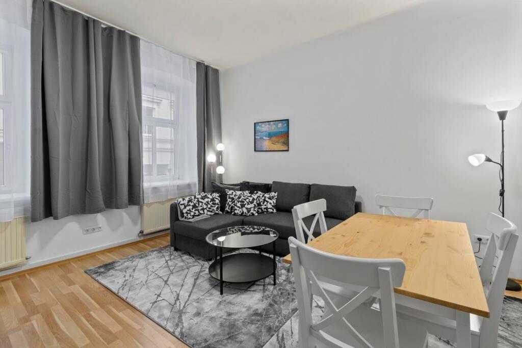 Modern Apartment Close To Center - 2Br Вена Экстерьер фото