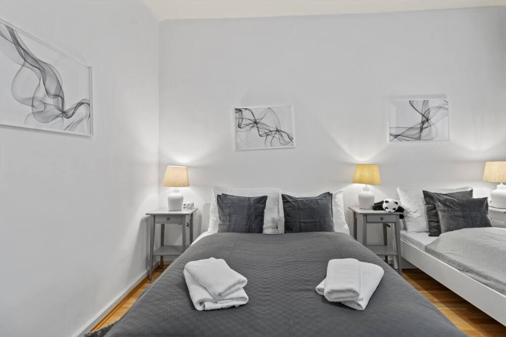 Modern Apartment Close To Center - 2Br Вена Экстерьер фото